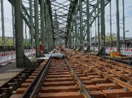 Sekisui: Erstes Werk für Bahnschwellen aus PUR-Gießharz