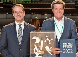 Kunststoffforschung: Ulrich Reifenhäuser erhält Georg-Menges-Preis 2022