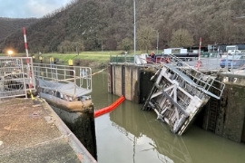 Logistik: Binnenschiffer an Mosel und Elbe hoffen auf Reparaturen