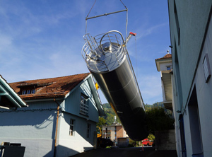 Anlieferung der Silos (Foto: Ebnat)