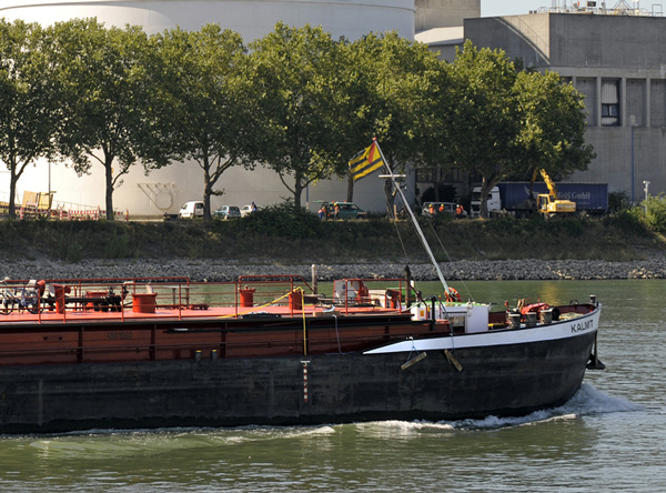 Die Binnenschifffahrt auf dem Rhein ist eingeschränkt (Foto: BASF)