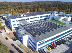 Vorne im Bild: Der Erweiterungsbau in Karlsbad (Foto: Herrmann Ultraschall)