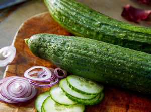 Seit Anfang März 2019 verkauft Kaufland Salatgurken ohne Folie (Foto: Kaufland)