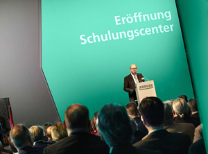 Michael Hehl eröffnete das neue Schulungszentrum in Loßburg (Foto: Arburg)