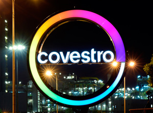 Das Konzern-Logo vor der Niederlassung in der chinesischen Metropole Shanghai (Foto: Covestro)