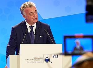 Gemischte Gefühle für 2022: VCI-Präsident Christian Kullmann (Foto: VCI/Frank Wiedemeier)