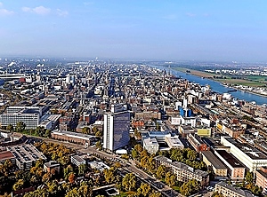 Trügerisches Idyll: Der Chemiestandort Ludwigshafen steht vor massiven Einsparungen (Foto: BASF)