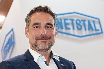 Er dürfte sich über die neue Zugehörigkeit zu Krones freuen: Netstal-CEO Renzo Davatz (Foto: KI)