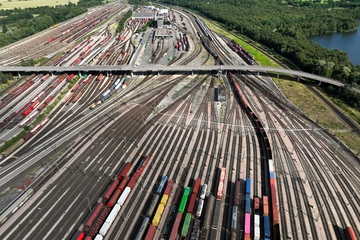 Vielspuriges Wimmelbild: Der Rangierbahnhof von Maschen ist ein Eldorado für die Logistik (Foto: Deutsche Bahn, Oliver Lang)