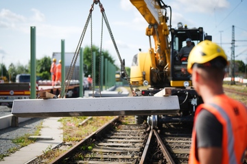 Hier fährt lange Zeit kein Zug mehr: die Riedbahn-Strecke wird saniert (Foto: Deutsche Bahn, Oliver Lang)