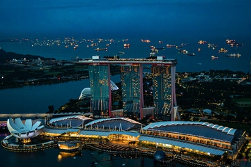 Schau mal, was dahinten dümpelt: Vor Singapur stauen sich die Frachter (Foto: Pexels, Ravishm)