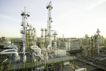 Läuft wieder: Die Anlage für Zwischenprodukte in Oberhausen (Foto: OQ Chemicals)