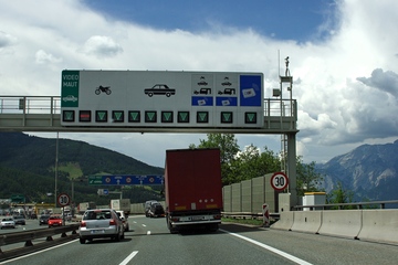 Betonband des Anstoßes: Lkw auf der Brennerautobahn zwischen Österreich und Italien (Foto: PantherMedia, Bri)