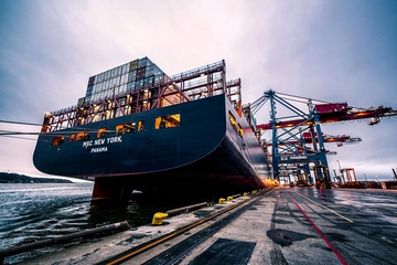 Ach, wie schön ist Panama: Der globale Containerhandel floriert – aber nur in eine Richtung (Foto: Pexels, Albin Berlin)