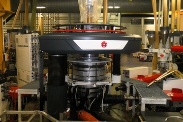 Modernisiert: eine der Extrusionsanlagen im Werk im schweizerischen Schmitten (Foto: Pontacol)