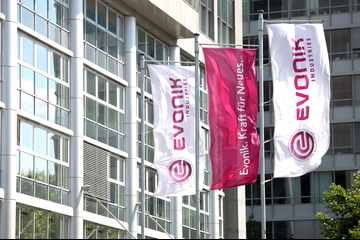 Die Hoffnung aus dem Vorquartal scheint sich zu bestätigen: Der Trend geht aufwärts bei Evonik (Foto: Evonik)