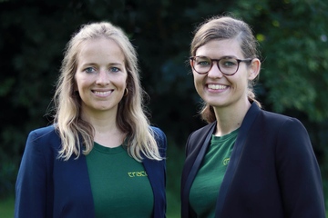 Die beiden Gründerinnen: Anne Lamp und Johanna Baare (v.li.; Foto: Traceless)