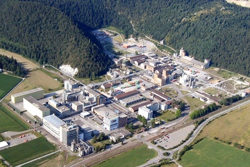 Stammwerk in Domat: Hier wird derzeit erheblich investiert (Foto: Ems-Chemie)