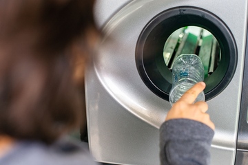 Gibt es vielleicht bald auch in Spanien: Flaschen-Rücknahmeautomaten (Foto: PantherMedia/tutye)