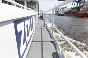 Unterwegs im Hamburger Hafen: Ein Boot der deutschen Zollbehörde (Foto: Zoll)