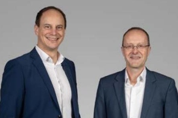 Das Duo an der Spitze: CEO Roman Sonderegger (li.) und CFO Urs Scheidegger (Foto: Schweiter)